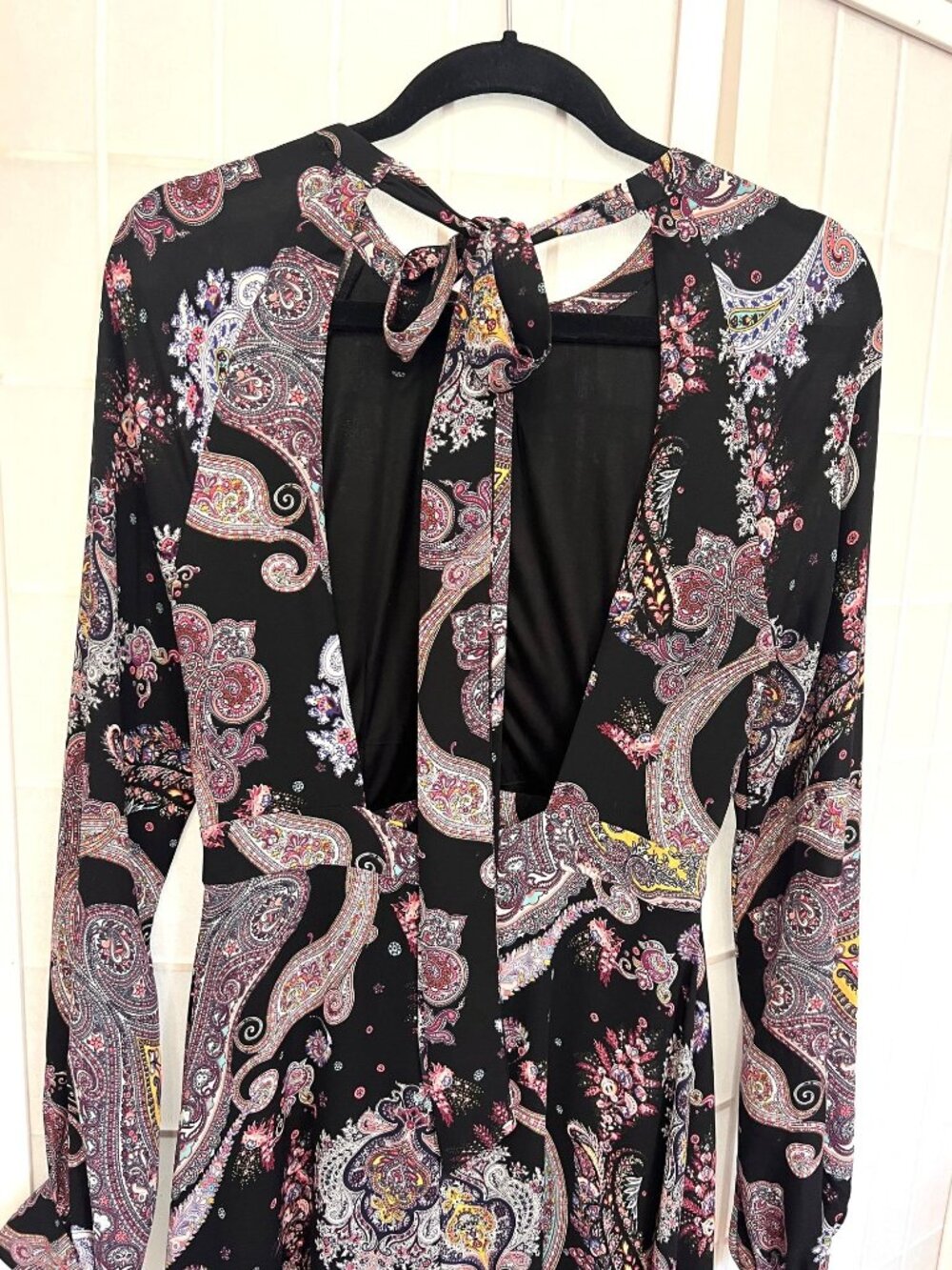 Express Womens 8 Colorful Artsy Paisley Long Sleeve Plunge Tie Neck Maxi Dress - Picture 4 of 8